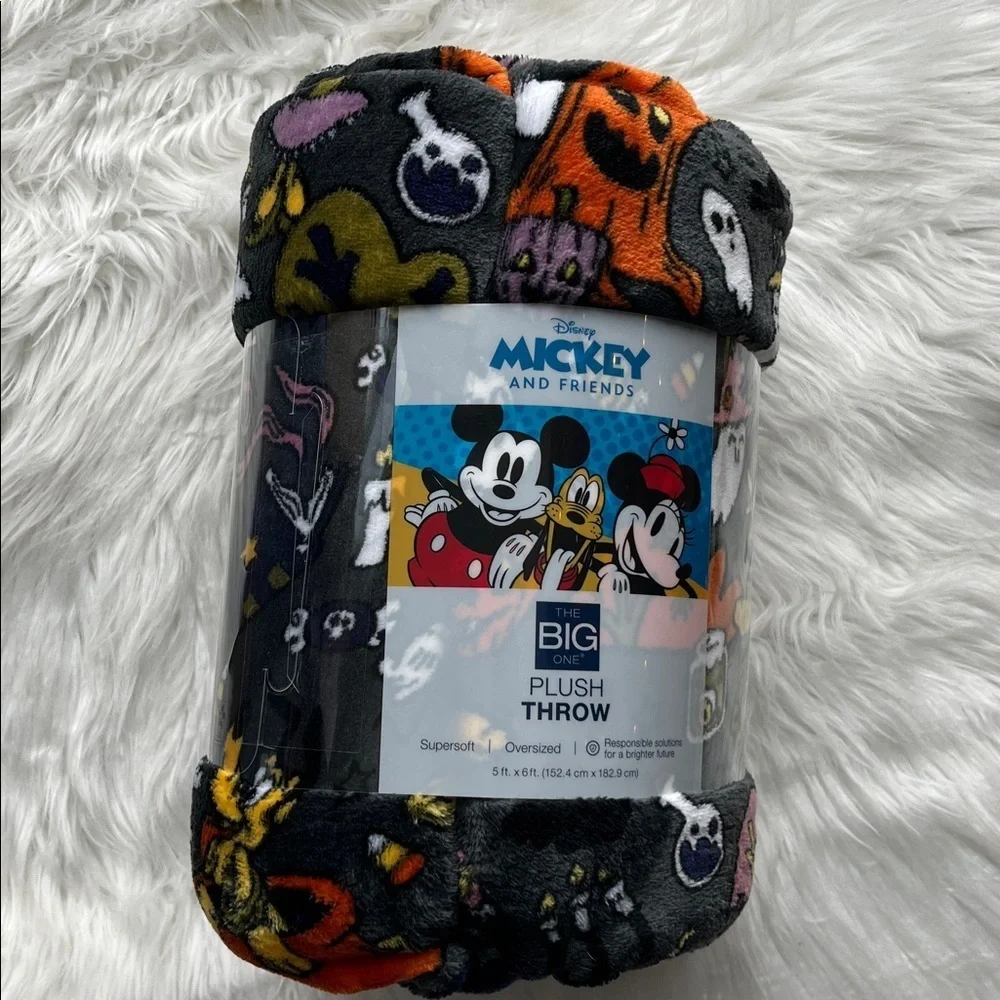 🆕Disney Mickey and Friends Halloween Plush Throw Blanket Oversized